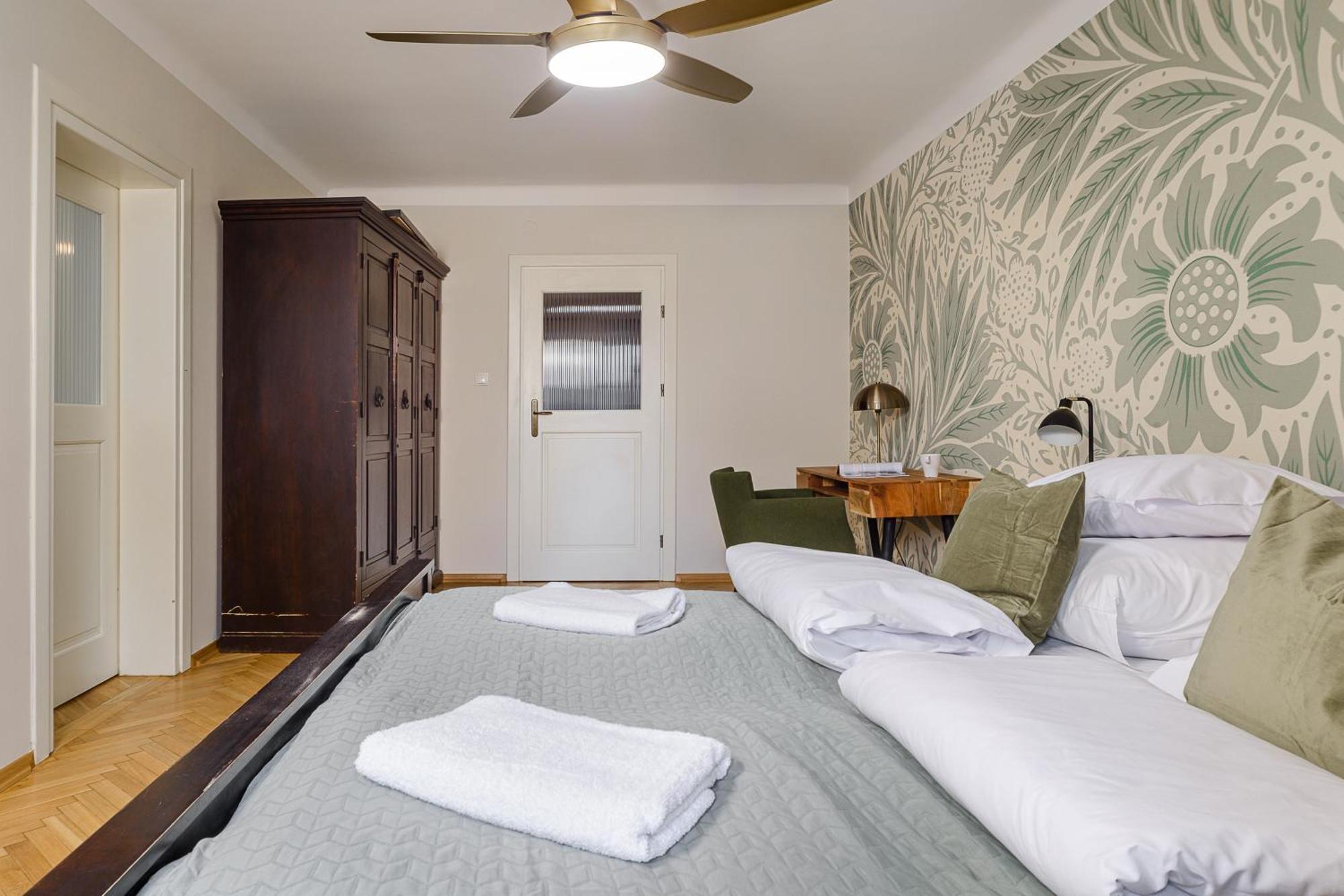 Old Town Serviced P&o Apartment